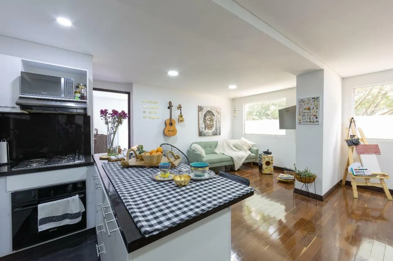 Life Medellin Apartamento 0*,